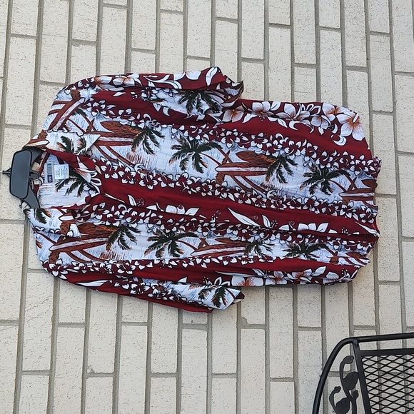 Hawaiian Men's Shirt - Picture 3 of 8